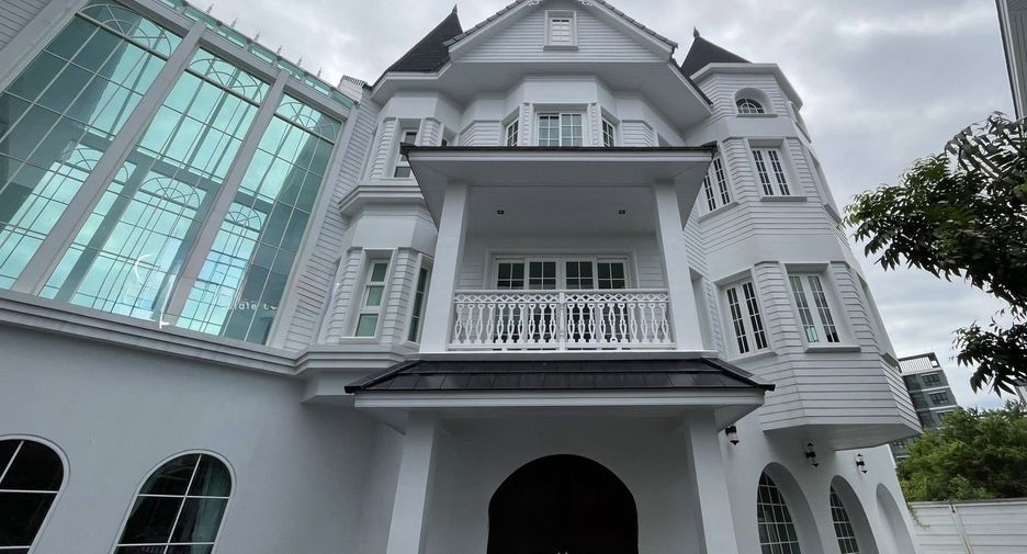 À vendre et à louer 4 chambres maison à Mueang Samut Prakan, Samut Prakan