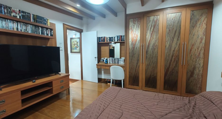 For sale 3 bedrooms condo 