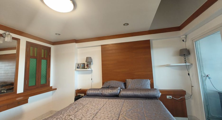 For sale 3 bedrooms condo 