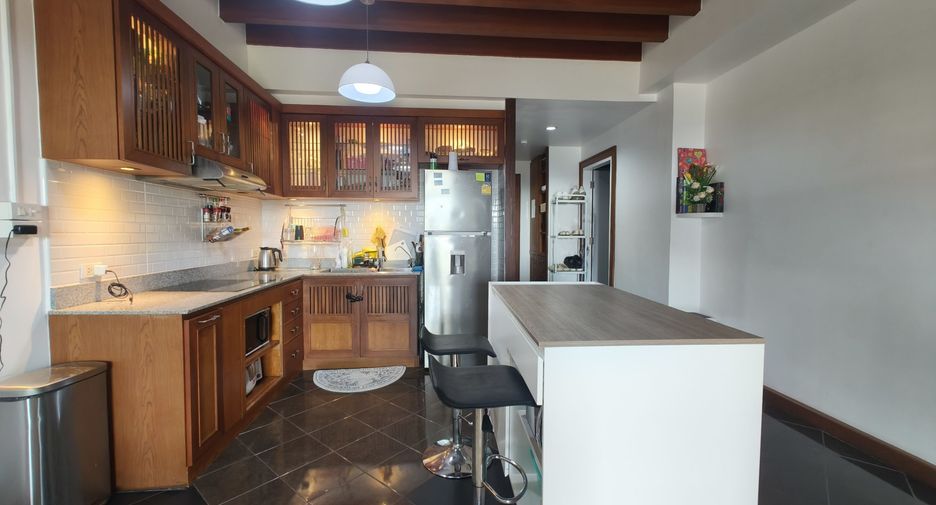 For sale 3 bedrooms condo 