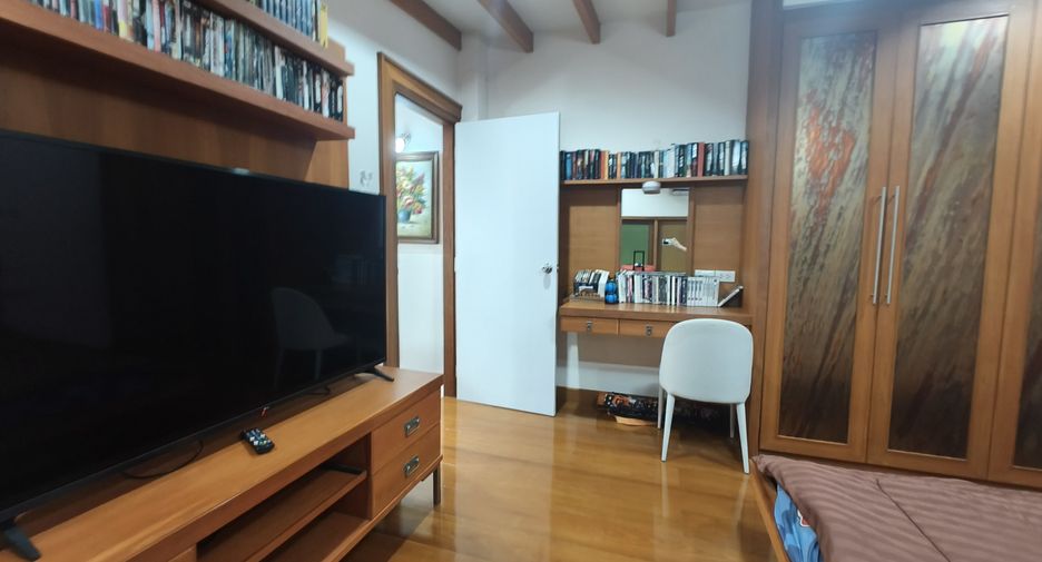 For sale 3 bedrooms condo 
