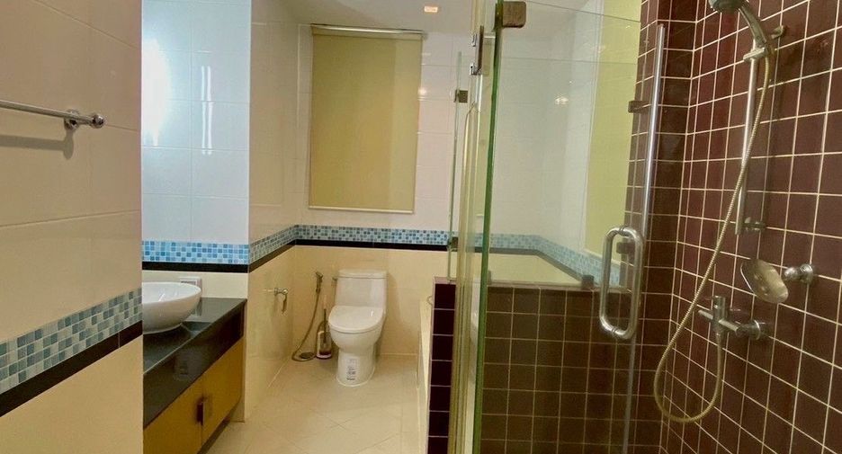 Wohnung zur Miete mit 3 Zimmer in Khlong Toei, Bangkok