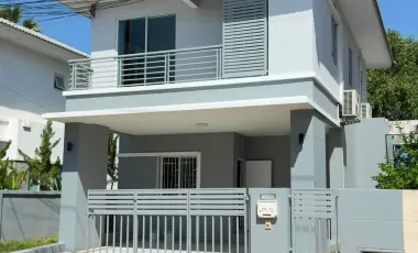 Casa en alquiler de 3 habitaciones en Bang Lamung, Chonburi