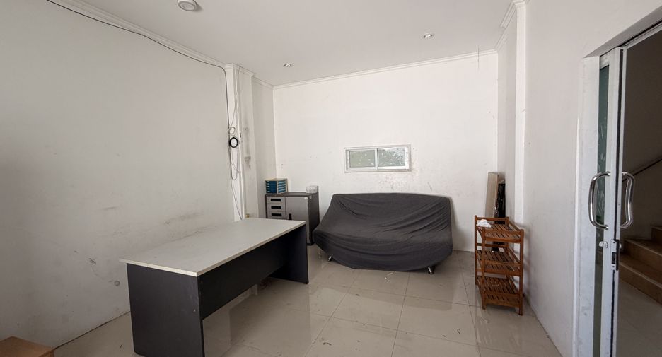 For sale and for rent 4 bedrooms retail Space in Bang Lamung, Chonburi