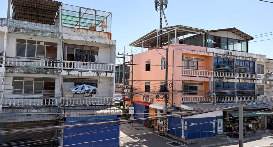 For sale and for rent 4 bedrooms retail Space in Bang Lamung, Chonburi