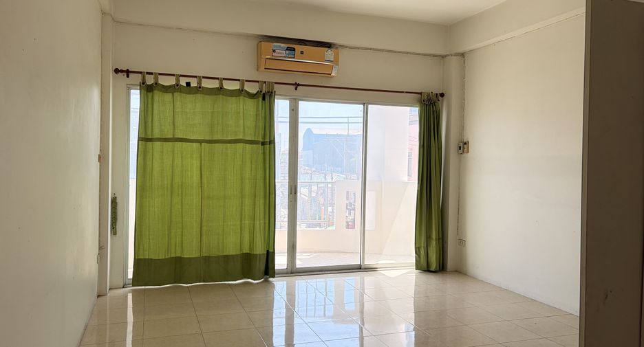 For sale and for rent 4 bedrooms retail Space in Bang Lamung, Chonburi