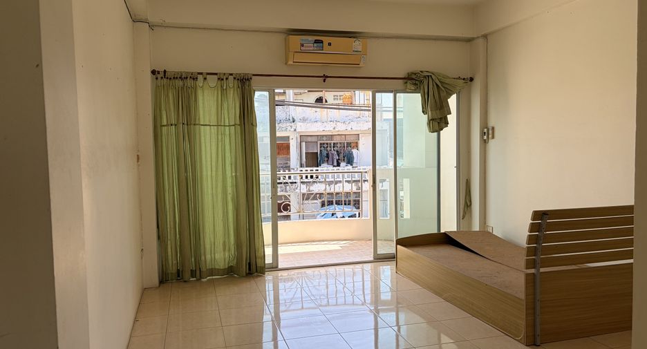 For sale and for rent 4 bedrooms retail Space in Bang Lamung, Chonburi