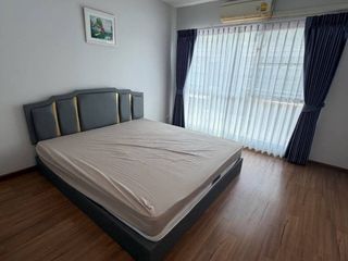 Casa adosada en venta de 4 habitaciones en Suan Luang, Bangkok