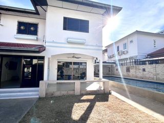 À louer 4 chambres villa à Bang Lamung, Chonburi