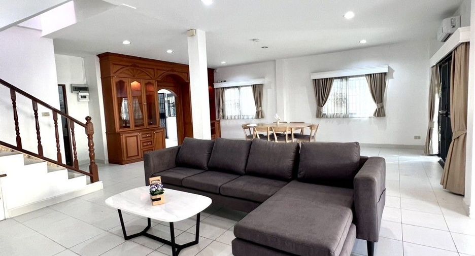 À louer 4 chambres villa à Bang Lamung, Chonburi
