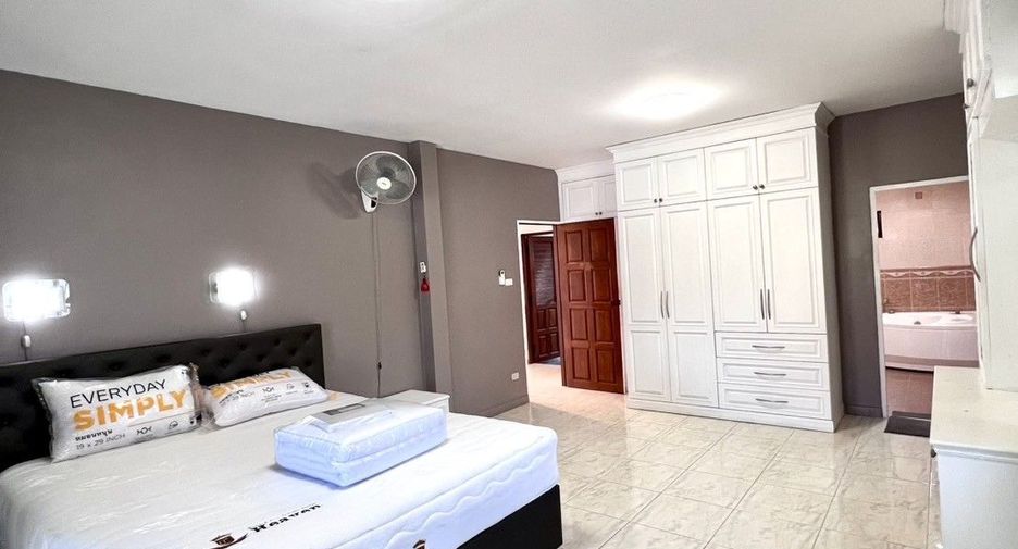 À louer 4 chambres villa à Bang Lamung, Chonburi