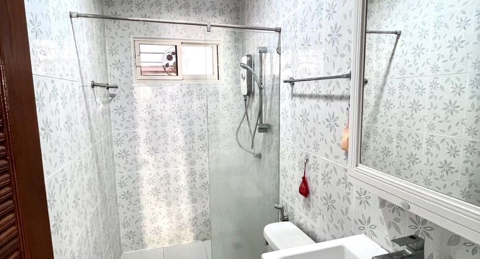 À louer 4 chambres villa à Bang Lamung, Chonburi