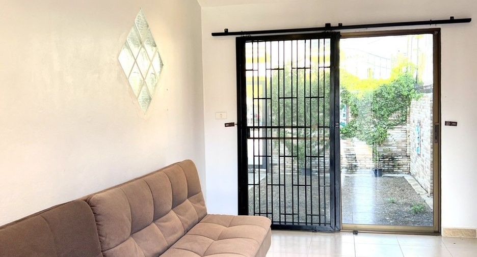 À louer 4 chambres villa à Bang Lamung, Chonburi