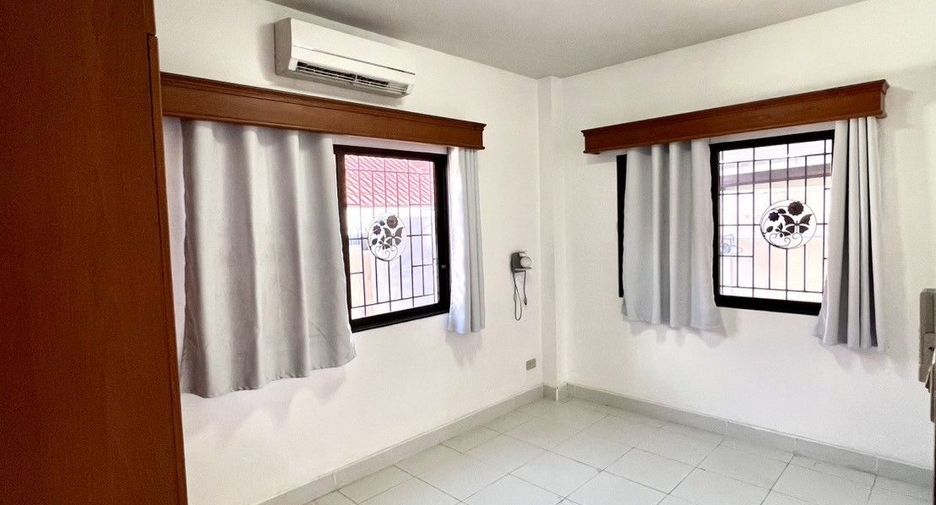 À louer 4 chambres villa à Bang Lamung, Chonburi