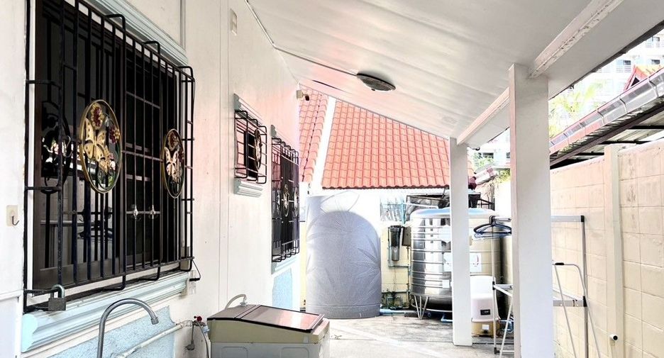 À louer 4 chambres villa à Bang Lamung, Chonburi