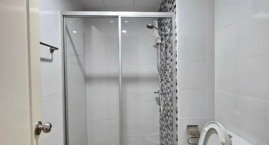 For sale 1 Beds condo in Krathum Baen, Samut Sakhon