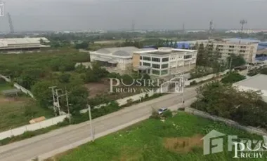 Haus zum Kauf mit Studio in Krathum Baen, Samut Sakhon