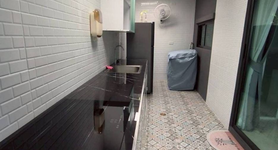 For rent 3 bedrooms townhouse in Bang Kruai, Nonthaburi