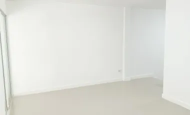 Reihenhaus zum Kauf mit 3 Zimmer in Sam Phran, Nakhon Pathom