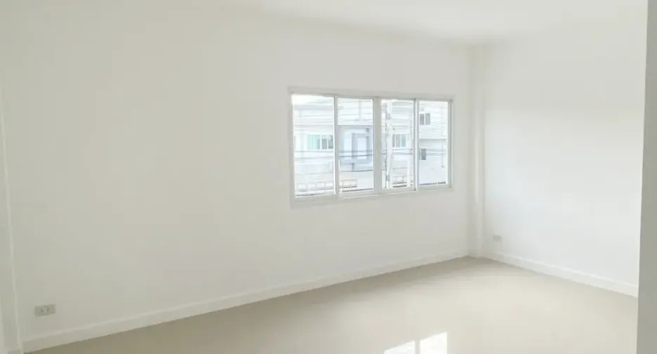 Reihenhaus zum Kauf mit 3 Zimmer in Sam Phran, Nakhon Pathom