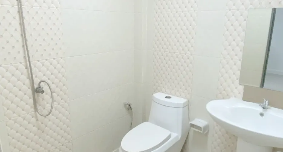 Reihenhaus zum Kauf mit 3 Zimmer in Sam Phran, Nakhon Pathom