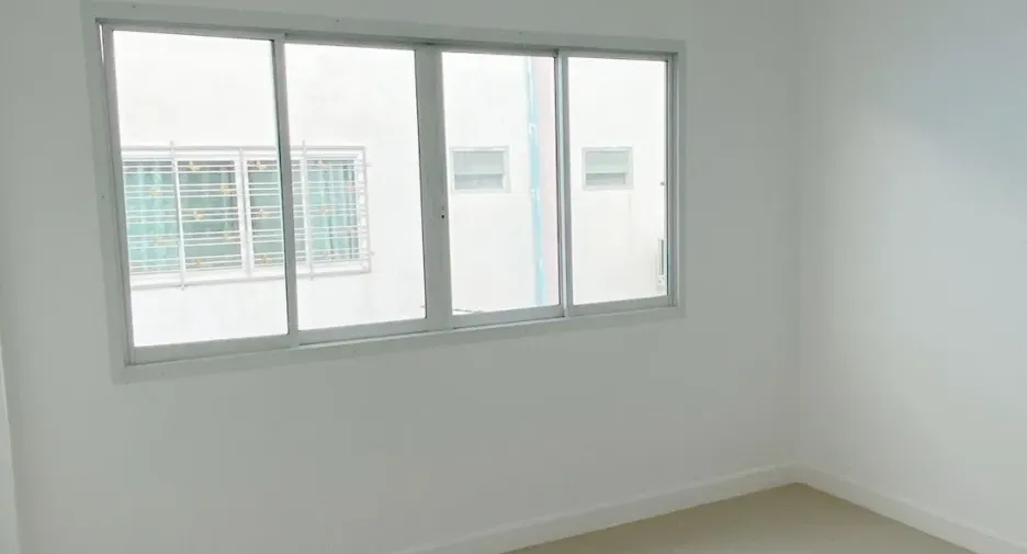 Reihenhaus zum Kauf mit 3 Zimmer in Sam Phran, Nakhon Pathom