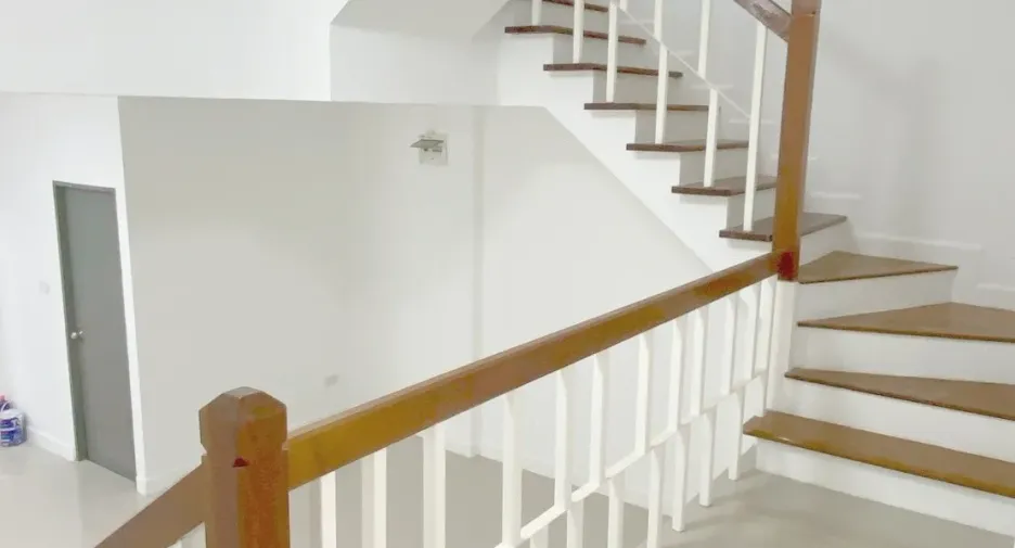 Reihenhaus zum Kauf mit 3 Zimmer in Sam Phran, Nakhon Pathom