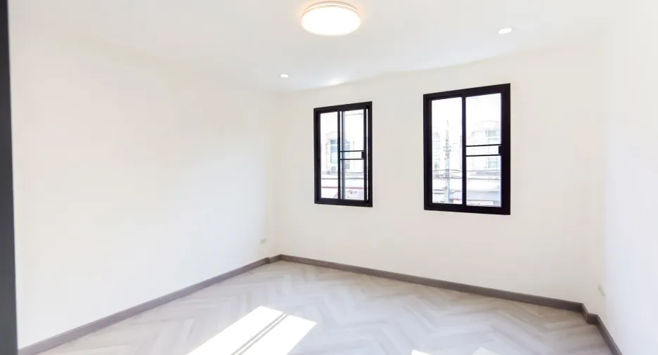Casa adosada en venta de 4 habitaciones en Wang Thonglang, Bangkok