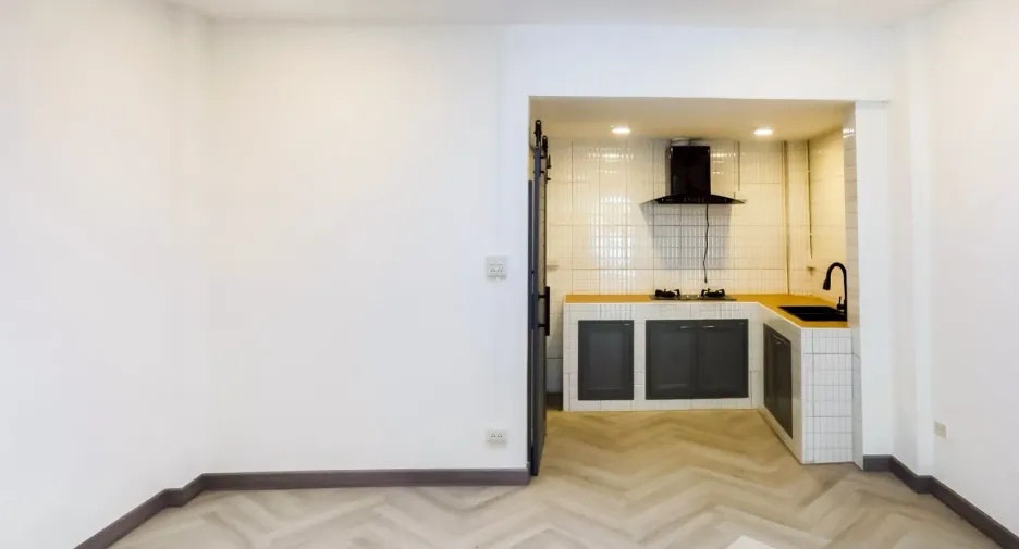 Casa adosada en venta de 4 habitaciones en Wang Thonglang, Bangkok