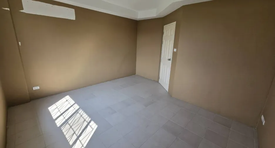 Casa adosada en venta de 4 habitaciones en Wang Thonglang, Bangkok