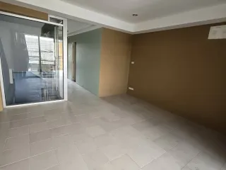 Casa adosada en venta de 4 habitaciones en Wang Thonglang, Bangkok