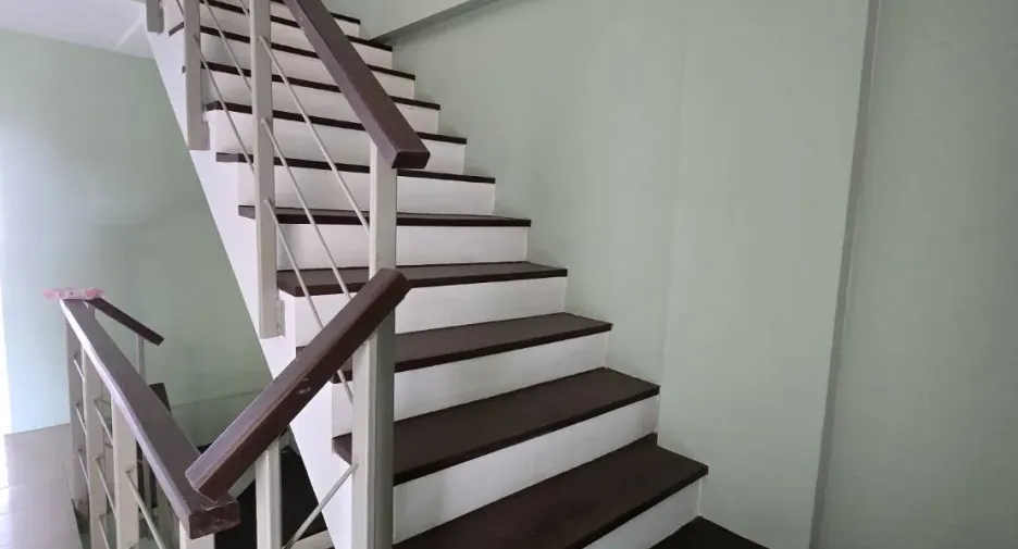 Casa adosada en venta de 4 habitaciones en Wang Thonglang, Bangkok