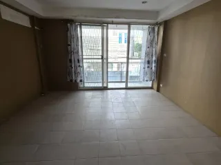 Casa adosada en venta de 4 habitaciones en Wang Thonglang, Bangkok