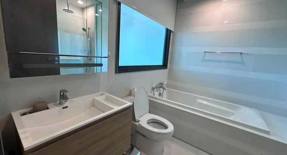 For sale and for rent 2 bedrooms condo in Khlong Toei, Bangkok