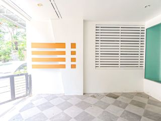 Casa adosada en venta de 5 habitaciones en Wang Thonglang, Bangkok