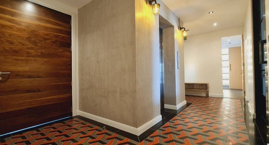 For rent 4 bedrooms condo in Watthana, Bangkok