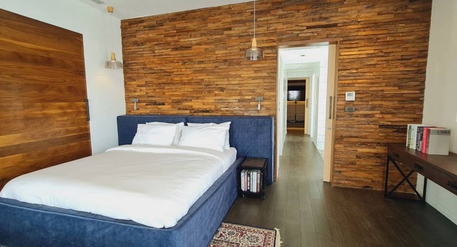For rent 4 bedrooms condo in Watthana, Bangkok