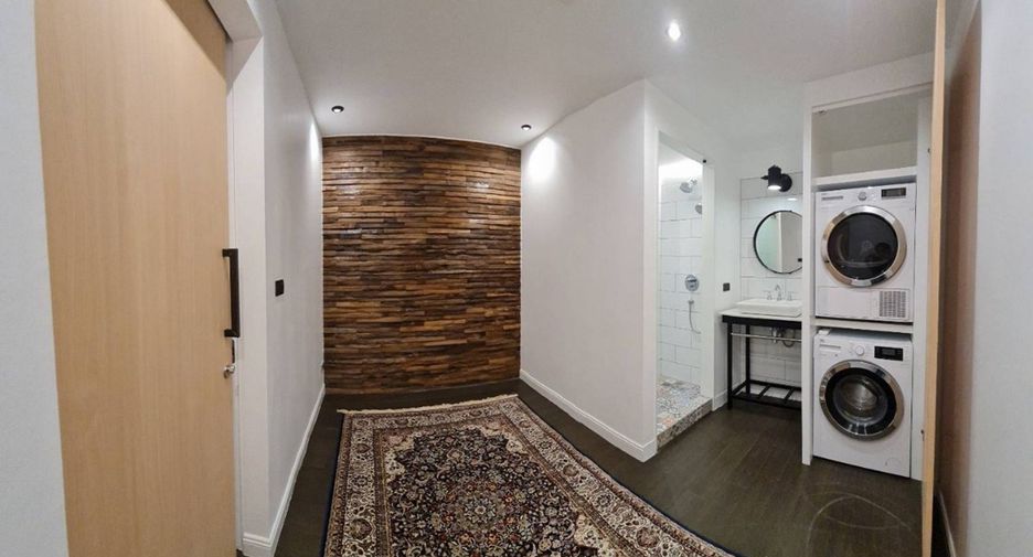 For rent 4 bedrooms condo in Watthana, Bangkok