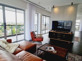 À louer 4 chambres condo à Watthana, Bangkok