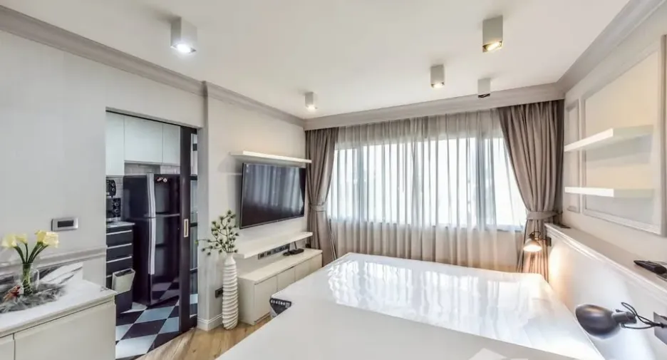 À vendre studio condo à Yan Nawa, Bangkok