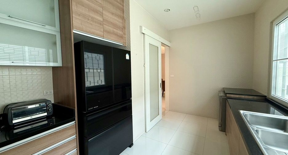 Casa en alquiler de 4 habitaciones en Prawet, Bangkok