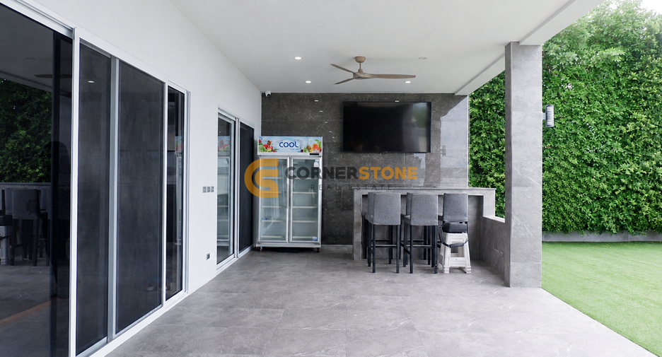 For sale 4 bedrooms house in Bang Lamung, Chonburi
