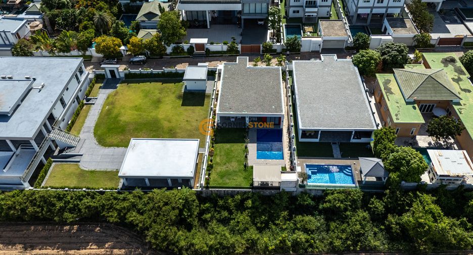 For sale 4 bedrooms house in Bang Lamung, Chonburi