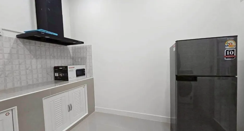 For rent 4 bedrooms house in Mueang Chiang Mai, Chiang Mai