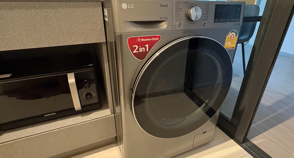 For rent 2 bedrooms condo in Huai Khwang, Bangkok