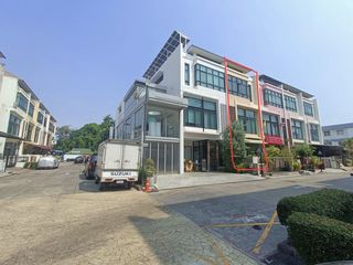 For sale 5 bedrooms office in Wang Thonglang, Bangkok