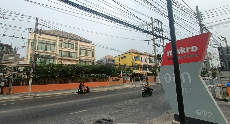 For sale 5 bedrooms office in Wang Thonglang, Bangkok