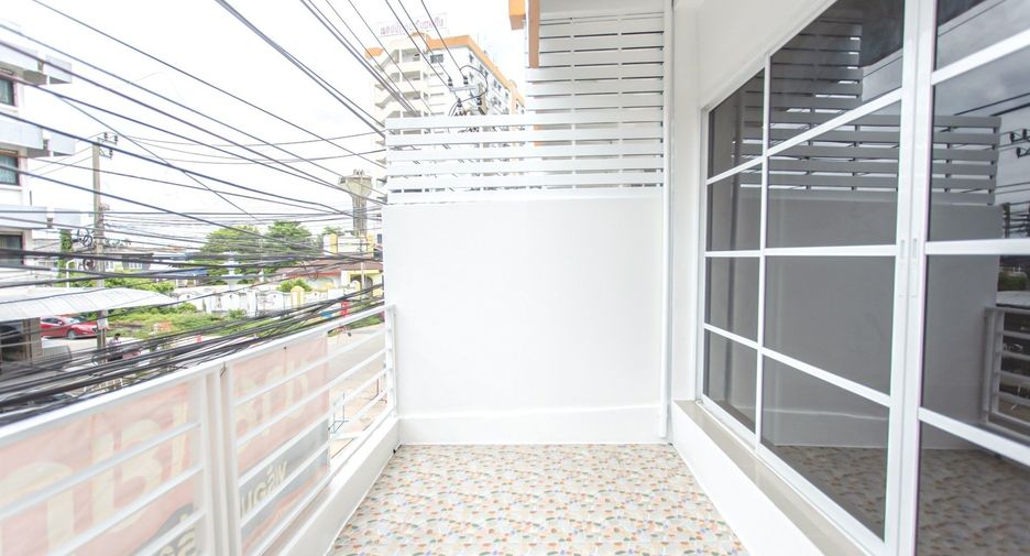 For sale 4 bedrooms office in Bang Kapi, Bangkok
