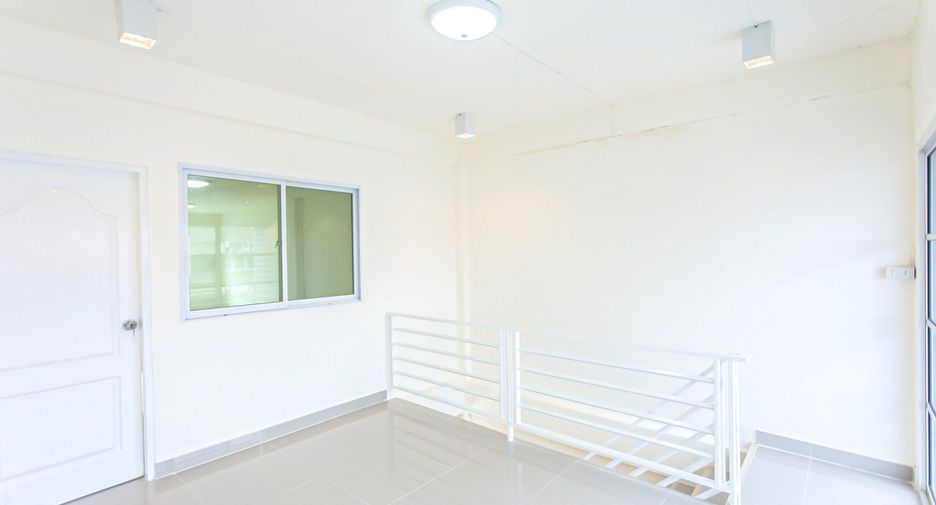For sale 4 bedrooms office in Bang Kapi, Bangkok
