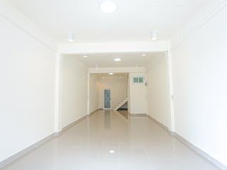 For sale 4 bedrooms office in Bang Kapi, Bangkok